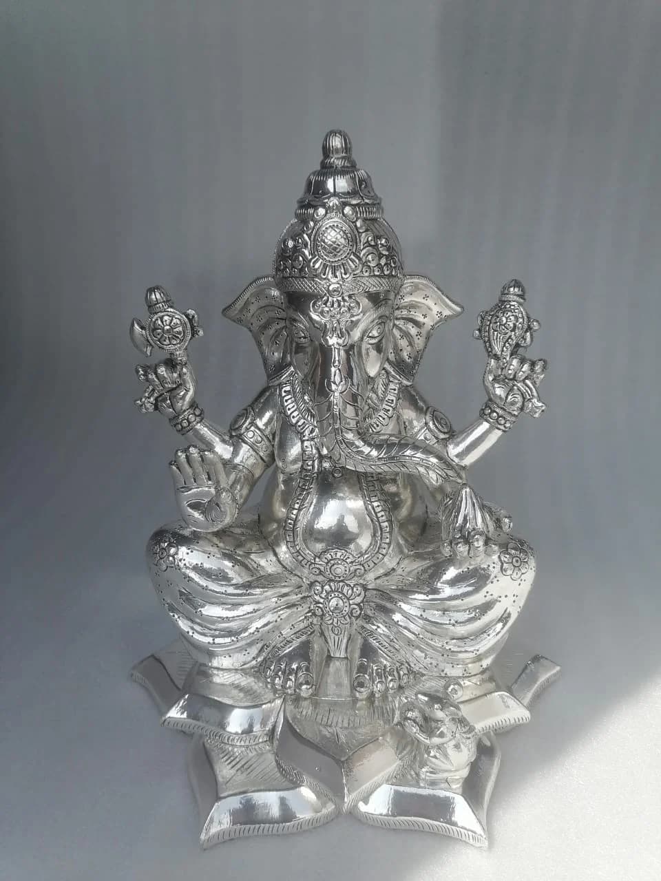 Shreenathji 999 — editorial
