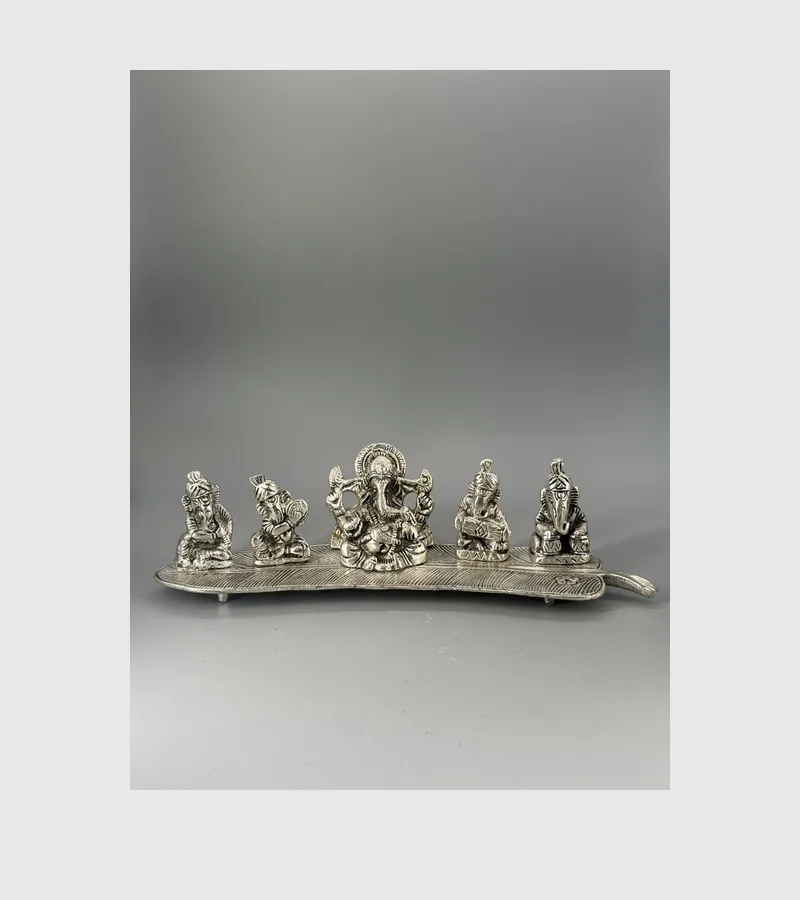 Musical Ganeshas
